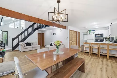 Dining - 126 Dunchurch Dr, Bushkill, PA 18324 photo 2 of 2