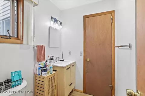 Bath - 126 Dunchurch Dr, Bushkill, PA 18324 photo 1 of 3