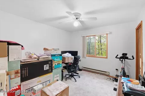 Bedroom - 126 Dunchurch Dr, Bushkill, PA 18324 photo 6 of 7
