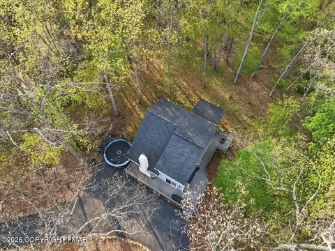 View/Area - 126 Dunchurch Dr, Bushkill, PA 18324 photo 2 of 3