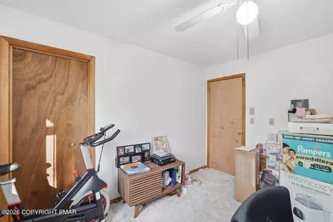Bedroom - 126 Dunchurch Dr, Bushkill, PA 18324 photo 7 of 7