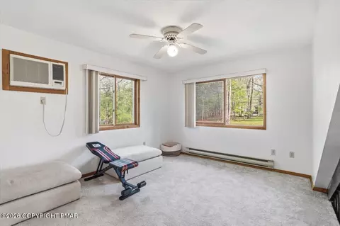 Bedroom - 126 Dunchurch Dr, Bushkill, PA 18324 photo 3 of 7