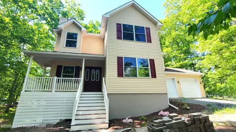 320 Canterbury Rd, Bushkill, PA 18324
