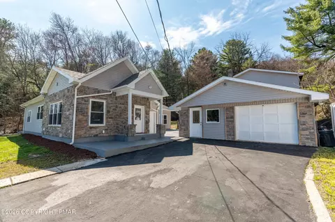 601 Fireline Rd, Palmerton, PA 18071
