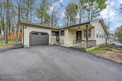 7163 Mountain Dr, Tobyhanna, PA 18466