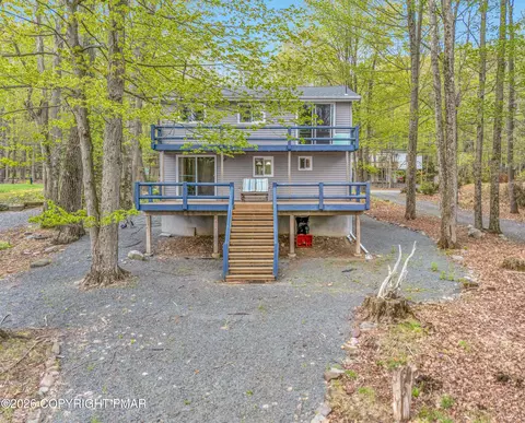 1217 Arrowhead Dr, Pocono Lake, PA 18347