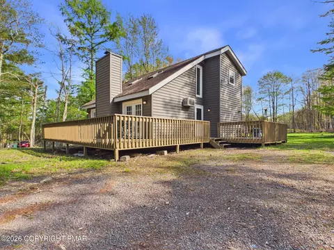 332 Clearview Dr, Long Pond, PA 18334