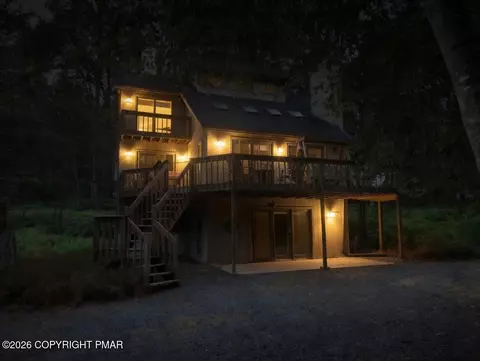 4126 Firefly Ct, Pocono Lake, PA 18347