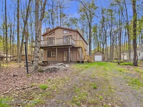 409 Quaker Ct, Pocono Lake, PA 18347