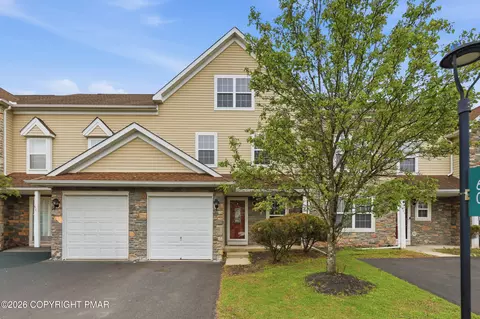 60 Lower Ridge View Cir, East Stroudsburg, PA 18302