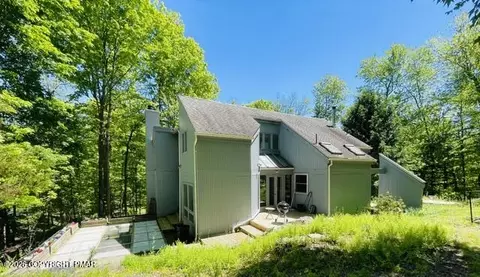 111 Little Doe Ln, East Stroudsburg, PA 18301