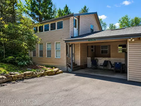 1330 Hilltop Dr, Long Pond, PA 18334