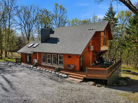 307 Forest Dr, Canadensis, PA 18325