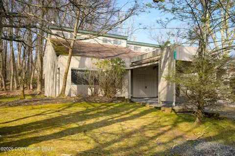 238 Evergreen Ct, Tannersville, PA 18372