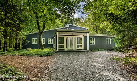11 Mason St, Mount Pocono, PA 18344