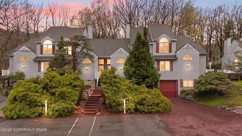 79 Laurelwoods Dr, Lake Harmony, PA 18624