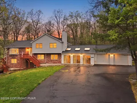 349 Bumble Bee Pass, Cresco, PA 18326