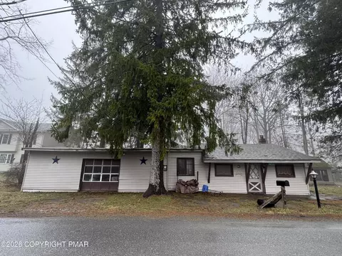 1254 Pocono Heights Rd, Tobyhanna, PA 18466