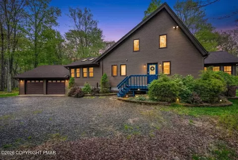 18 Adventure Dr, Clifton Township, PA 18424
