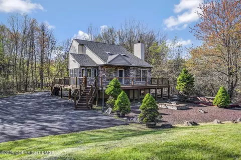 458 Cedar Dr, Long Pond, PA 18334