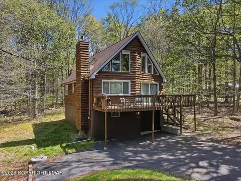 123 Lake In The Clouds Rd, Canadensis, PA 18325