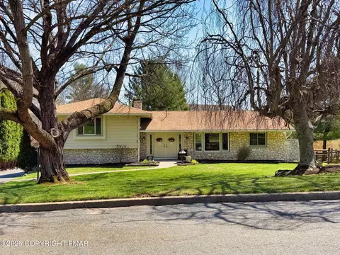 2321 Silo Dr, Easton, PA 18040