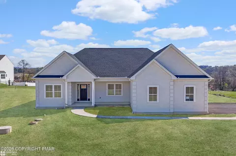 448 Long Lane Rd, Walnutport, PA 18088