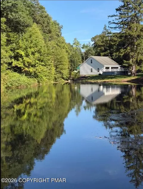 3585 Fairyland Rd, Lehighton, PA 18235
