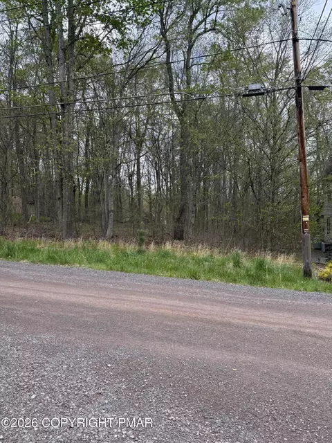 Winebago Dr2 16, Pocono Lake, PA 18347