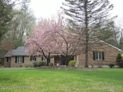 131 Bel Tor Dr, Stroudsburg, PA 18360