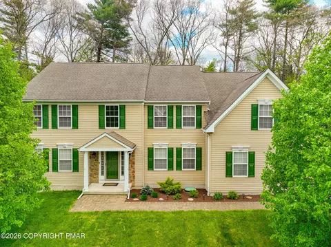 116 Daffodil Dr, East Stroudsburg, PA 18301
