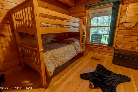 Bedroom - 1160 Bluebird Ln, Bushkill, PA 18324 photo 2 of 8
