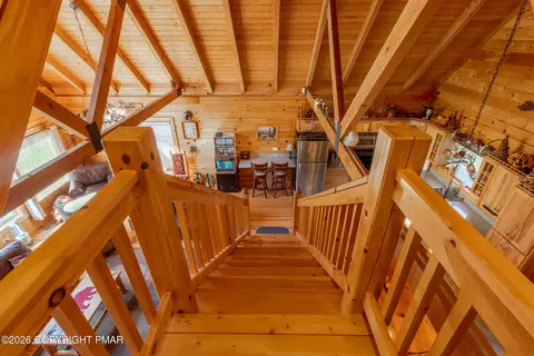 Entry Way - 1160 Bluebird Ln, Bushkill, PA 18324 photo 2 of 4