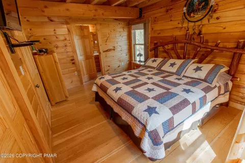 Bedroom - 1160 Bluebird Ln, Bushkill, PA 18324 photo 7 of 8