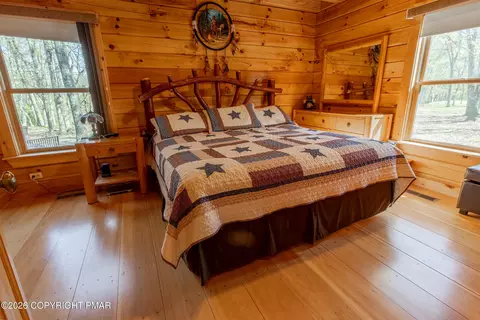 Bedroom - 1160 Bluebird Ln, Bushkill, PA 18324 photo 6 of 8