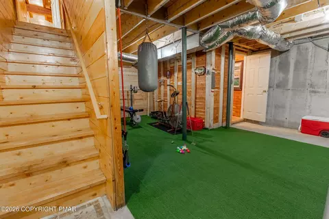 Entry Way - 1160 Bluebird Ln, Bushkill, PA 18324 photo 4 of 4