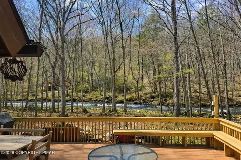 6298 Decker Rd, Bushkill, PA 18324