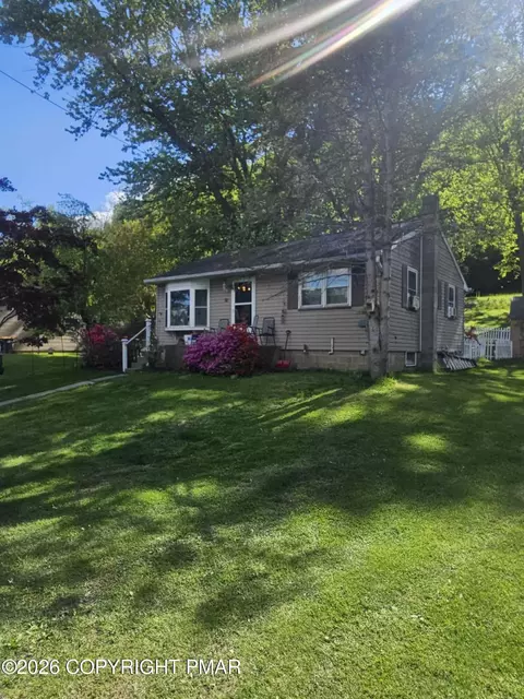 438 Slateford Rd, Mount Bethel, PA 18343