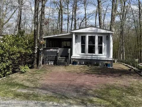 115 Crescent Dr, Milford, PA 18337