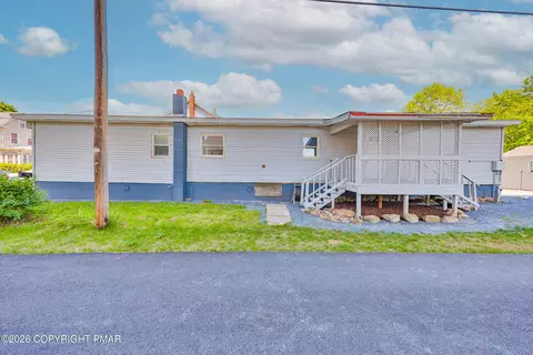 237 White St, Weissport, PA 18235