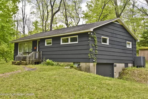 107 Arrowwood Dr, East Stroudsburg, PA 18302