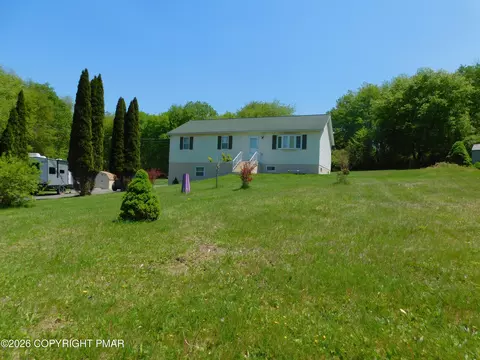 546 Frantz Rd, Brodheadsville, PA 18322