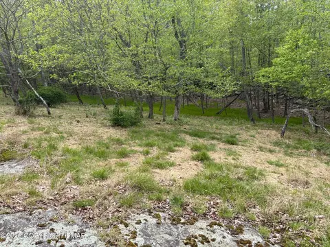 260 Bristol Cir E 260 Cir E, East Stroudsburg, PA 18302
