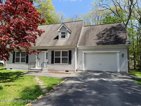 6121 Horatio Rd, Tobyhanna, PA 18466