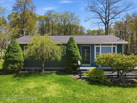 3343 Ross Rd, Tobyhanna, PA 18466