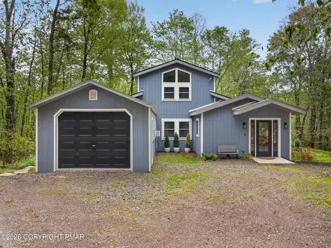 54 N Lehigh River Dr N, Clifton Township, PA 18424