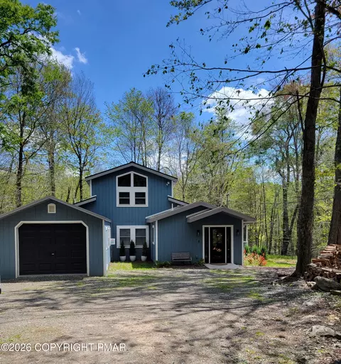 54 N Lehigh River Dr N, Clifton Township, PA 18424