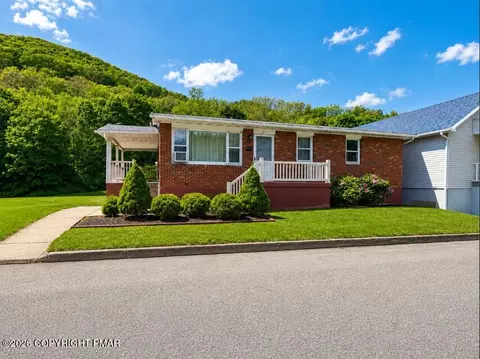 118 Tharp St, Coal Township, PA 17866