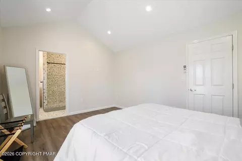 Bedroom - 5873 Decker Rd, Bushkill, PA 18324 photo 3 of 10