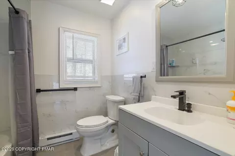 Bath - 5873 Decker Rd, Bushkill, PA 18324 photo 7 of 7